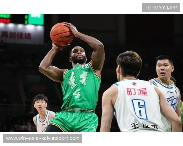 压哨三分拖入加时，这记神仙球拯救了赛季